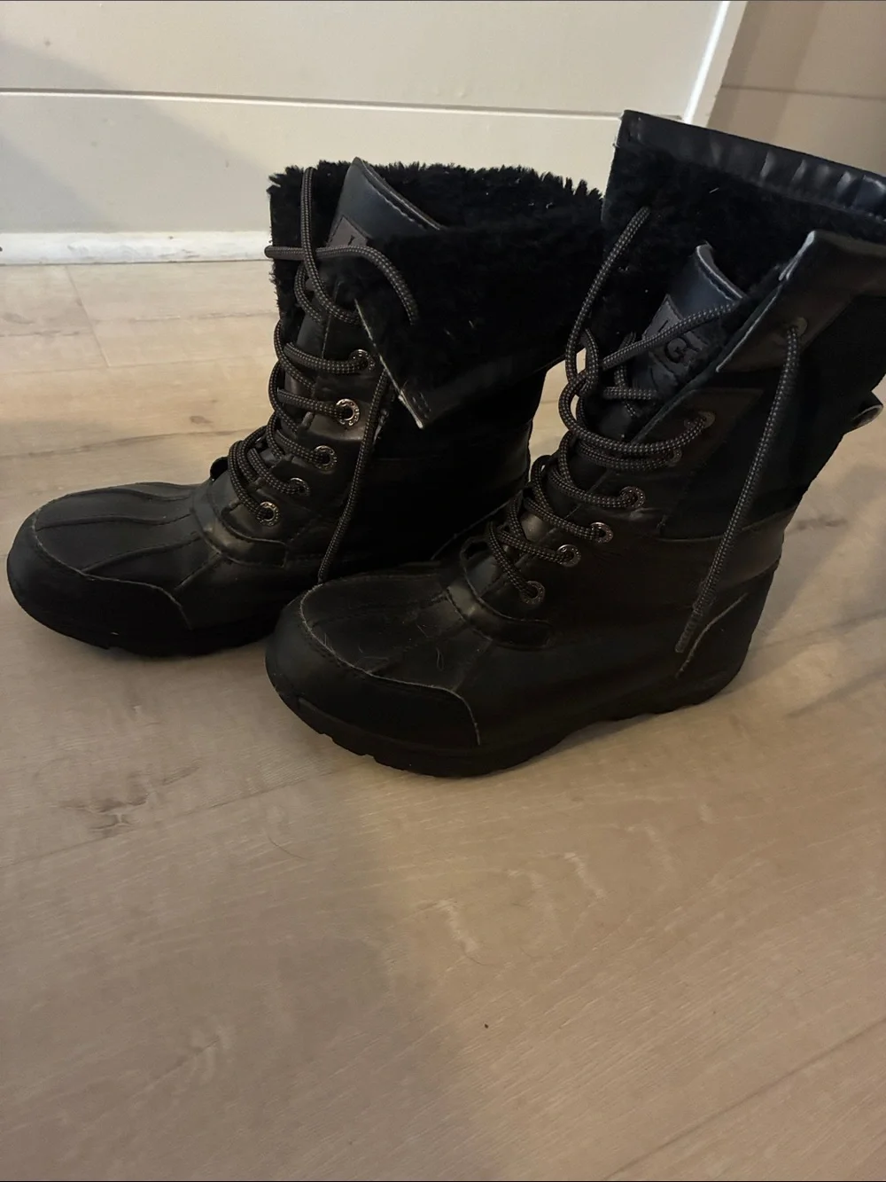 UGG kids  Black Leather Lace-Up boots